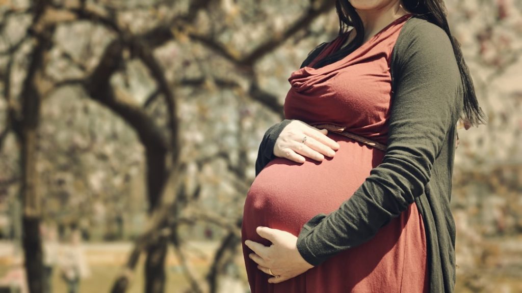 试管婴儿成功率提升的关键因素：从医学到心理的全方位分析