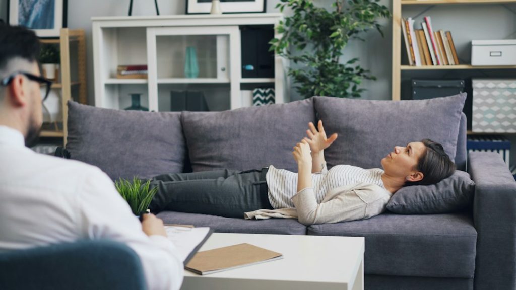 试管婴儿技术中的女性心理健康与支持策略